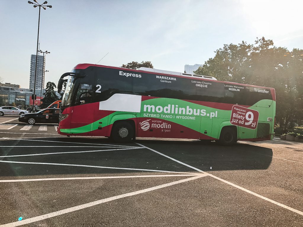 Autobús al Aeropuerto de Modlin