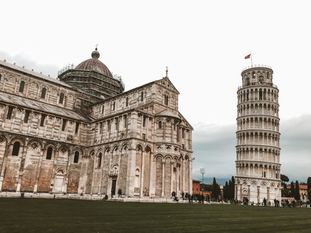 Catedral de Pisa junto a la Torre Inclinada